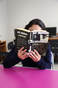 'Los libros nos pueden acompañar en cualquier momento, incluso en las horas de soledad...'