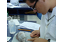 En el laboratorio, como parte de la segunda fase de la XIX Olimpiada Nacional de Biología, los jóvenes efectuaron la disección de un pez.