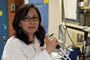 La doctora Sara Luz Morales Lázaro, investigadora del Instituto de Fisiología Celular de la UNAM, estudia el papel de la progesterona en la regulación del dolor en modelos animales.