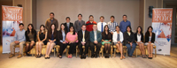 Parte del grupo de estudiantes beneficiados este año con una beca del Verano de la Investigación Científica, producto de la alianza Academia Mexicana de Ciencias-Pfizer, acompañados por el director del Instituto Científico Pfizer, Juan Carlos Molina, y el director del programa, Víctor Pérez-Abreu.