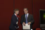 Rosaura Ruiz y Guillermo Monsivais Galindo, director del Instituto de Física e integrante de la AMC, momentos antes de iniciar la ceremonia.