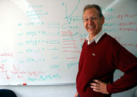 Jorge G. Hirsch Ganievich, fundador y miembro del consejo directivo del Programa Adopte un Talento (PAUTA) de la Academia Mexicana de Ciencias.