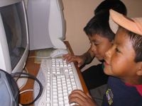 Con un mínimo de recursos económicos y con más de 25 años de experiencia, el Programa Computación para Niños y Jóvenes de la AMC ha beneficiado a más de 690 mil niños mexicanos de 14 estados de la República y el Distrito Federal.