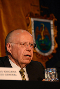 El rector de la Universidad Nacional Autónoma de México, José Narro Robles durante la conferencia de prensa realizada ayer en Universum.