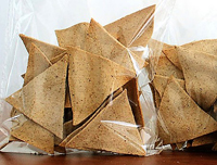 Galleta salada de frijol común (Phaseolus vulgaris L.) y avena. Producto patentado que forma parte de una línea de alimentos de la Facultad de Química de la Universidad Autónoma de Querétaro.