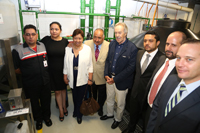En la presentación de la planta de tratamiento de aguas residuales estuvieron presentes investigadores, empresarios y funcionarios del gobierno del Distrito Federal. Al centro los investigadores Ignacio González y Judith Cardoso Martínez, y el secretario de Ciencia, Tecnología e Innovación del Distrito Federal, René Drucker.