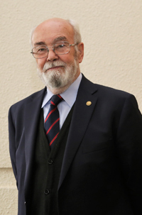 El investigador argentino Víctor Alberto Ramos, Premio México de Ciencia y Tecnología 2013, dictará cinco conferencias sobre sus aportaciones a la geología, en particular su estudio evolutivo de la cordillera de los Andes