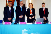 José Mustre de León, director general del Cinvestav; Enrique Cabrero Mendoza, director general del Conacyt; Nuria Sanz, directora y representante de la Oficina de la Unesco en México; y William Lee, titular de la Coordinación de la Investigación Científica de la UNAM y secretario de la Academia Mexicana de Ciencias, en la presentación del Informe de la UNESCO sobre la ciencia: hacia 2030.