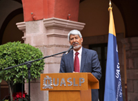 El vicepresidente de la AMC, José Luis Morán, en su mensaje a los190 participantes de la XXVI Olimpiada de Química, durante la ceremonia de clausura.