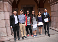 Parte de los alumnos participantes en el certamen.