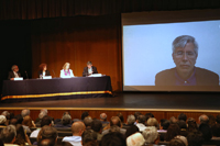 “La UNAM y los Desafíos de la Nación: ciencia, tecnología e innovación”. Participantes en la Mesa I Las áreas de oportunidad en ciencia, tecnología e innovación: Joaquín Ruiz, Julia Tagüeña, María Elena Medina y William Lee.Raúl Rojas intervino a través de videoconferencia.