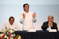El doctor Jaime Urrutia Fucugachi destacó la celebración de la Ceremonia de Clausura del Año Internacional de la Luz 2015 en Yucatán como un reconocimiento al desarrollo que ha tenido el estado y a lo que representa la cultura maya y sus tradiciones.
