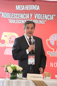 Doctor Enrique Chávez-León, presidente de la Asociación Psiquiátrica Mexicana, institución que este año celebra su 50 aniversario.