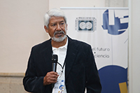 El doctor José Luis Morán, presidente de la Academia Mexicana de Ciencias, da la bienvenida a los más de los veinte participantes a la cuarta edición de la reunión académica Construyendo el futuro. Encuentros de ciencia, que tuvo lugar en Xochitepec, Morelos los días 3 y 4 de diciembre.