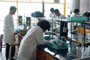 La competencia consta de varios exámenes teóricos y un examen experimental.