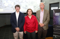Los doctores William Lee, secretario de la AMC; Cecilia Noguez y Manuel Torres Labansat, investigadora y director, respectivamente, del Instituto de Física de la UNAM
