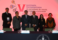 Jesús Mendoza, coordinador del seminario; María Eugenia Mendoza, directora del Instituto de Física de la BUAP; Ygnacio Martínez Laguna, vicerrector de la BUAP; Leopoldo Altamirano, director general del Instituto de Astrofísica, Óptica y Electrónica; Angélica Mendieta, directora de la Facultad de Ciencias de la Comunicación de la BUAP; Adriana Guerra, secretaria Técnica del FCCyT.