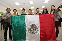 Acompañados por su mentor, los integrantes de la delegación que representó a México en la Olimpiada Rioplatense de Matemáticas 2018 en Buenos Aires, Argentina, de la que nuestros estudiantes se trajeron cinco medallas: una de oro, una de plata y tres de bronce. El certamen a nivel nacional lo coordina la Academia Mexicana de Ciencias.