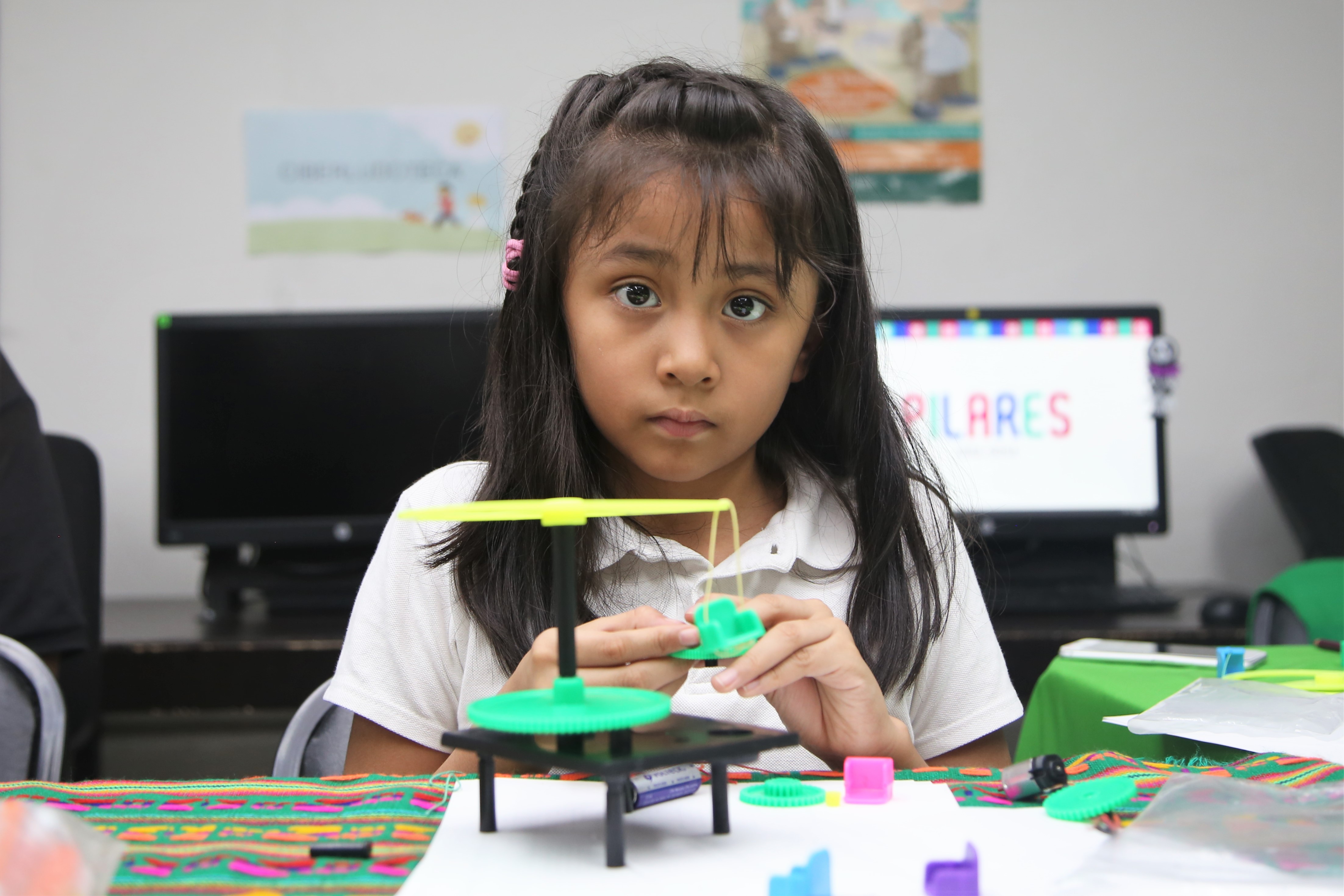 La Academia Mexicana de Ciencias y la Secretaría de Educación, Ciencia, Tecnología e Innovación unieron esfuerzos y realizaron el primer taller de Robótica Inicial en PILARES de Zona Rosa. 