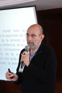 Doctor Luiz Orozco, investigador del Departamento de Física en la Universidad de Maryland y  miembro correspondiente de la Academia Mexicana de Ciencias (AMC).