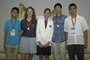 Cheng-Hung Kan, Bridget Agnes Anderson, Hsueh May Alicia Wee, Jing-Iu Yu y Jorge Gerardo Acosta Montes, ganadores de medalla de bronce.