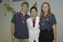 Jonathan Dahl Steven, Ling Hui Gracia Mercy Tay y Laura Ellen Bennett, ganadores de medalla de plata.