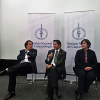 Los doctores Alejandro Mohar, Abelardo Meneses y Laura Suchil del Instituto Nacional de Cancerología, durante la conferencia de prensa para anunciar la VII Cumbre Mundial de Líderes contra el Cáncer 2017.