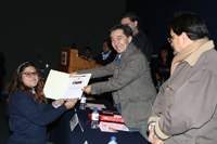 Tercer lugar: Jessica García Buensuceso, estudiante de la maestría en ciencias con terminación en nanotecnología. Universidad Autónoma de Querétaro, por su trabajo 'Dedos luminiscentes'.