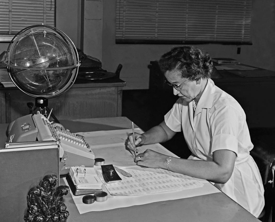 El trabajo de Katherine Johnson fue esencial para el logro que llevaría a Estados Unidos a la victoria en la carrera espacial con la Unión Soviética.