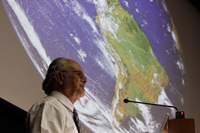 El doctor Mario Molina durante una conferencia dictada el pasado mes de abril en las instalaciones de la Academia Mexicana de Ciencias.