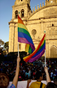 En el contexto de la cultura mexicana la iglesia católica históricamente ha desempeñado un rol importante para construir una moral sexual en función de la cual se estructuran además de experiencias, también instituciones como el amor de pareja, matrimonio y familia, señala la antropóloga social Karina Bárcenas Barajas.