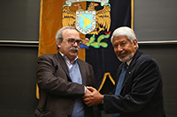 El matemático José Antonio de la Peña y el físico José Luis Morán, ex presidente y actual presidente de la Academia Mexicana de Ciencias, respectivamente.