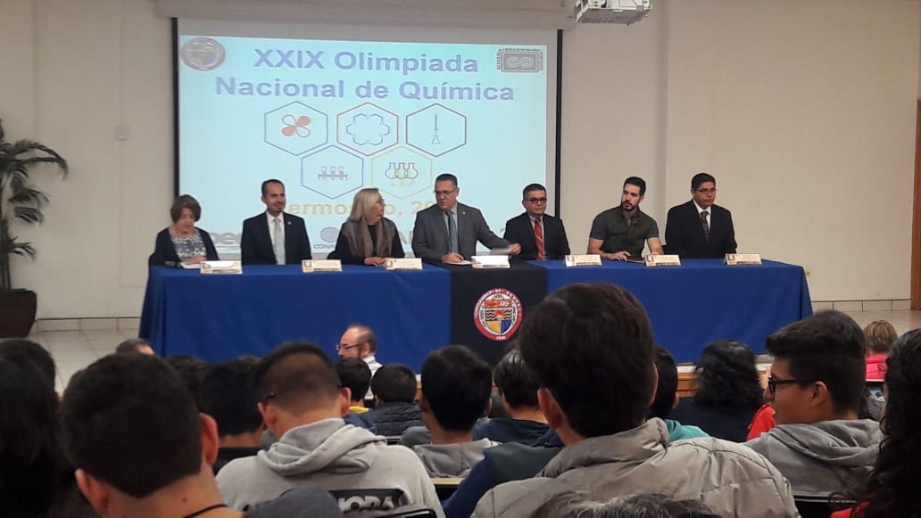 Antonia Dosal Gómez, Juan Carlos Gálvez Ruiz, María Rita Plancarte Martínez; Enrique Fernando Velázquez Contreras, Rogelio Rafael Sotelo, Francisco Antonio Rodríguez y David Octavio Corona Martínez, durante la inauguración de la XXIX Olimpiada Nacional de Química.