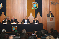 Presidieron la ceremonia del 70 aniversario del Instituto de Geofísica de la UNAM (izq a der): Hugo Delgado Granados, Enrique Graue Wiechers, David León Romero, Flor de María Harp y William Lee.