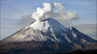 El Popocatépetl es un volcán que ha estado activo desde hace más de 300 mil años. Tuvo erupciones que cubrieron poblados prehispánicos hace 2 mil 100 años y mil 100 años; en tiempos modernos presentó una erupción de 1919 a 1928 y luego de más de 60 años en tranquilidad se reactivó en 1994