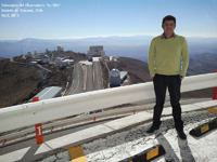 En la imagen el astrónomo Joel Sánchez Bermúdez en su visita a las instalaciones del Observatorio 