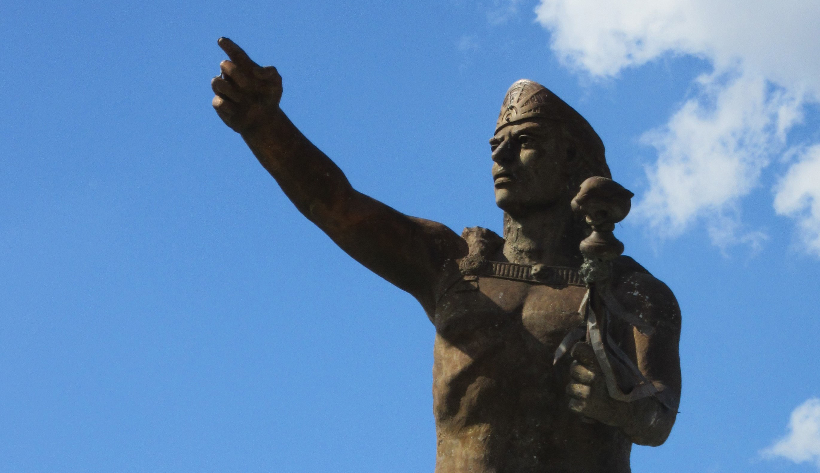 Estatua del Rey Nayar, Mesa del Nayar, Nayarit. 