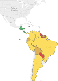 Mapa de la distribución de la incidencia del virus en América. En amarillo los países donde está presente el virus y se administra vacuna a los viajeros; en verde los países donde no es endémico el virus pero al colindar con países que sí lo registran se requiere la vacuna; en rojo los países donde se registran casos del virus y se debe presentar certificado internacional de dosis única de la vacuna para poder ingresar.