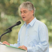 El doctor Martín Aluja Schuneman Hofer, director del Instituto de Ecología y miembro de la Academia Mexicana de Ciencias.