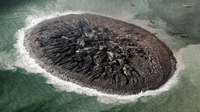 La nueva isla creada por un terremoto en la costa de Gwadar, en Pakistán.