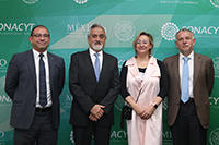 Miguel Guajardo, director adjunto de Planeación y Evaluación; Jorge Villegas, director general adjunto de la Coordinación de Ciencia, Tecnología e Innovación de la Presidencia de la República; María Ángela Nieto Toledano, ganadora del Premio México de Ciencia y Tecnología 2017; y Arturo Menchaca, coordinador general del Consejo Consultivo de Ciencias (CCC).