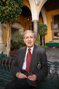 Doctor Enrique Pérez Castillo, investigador del Instituto de Ciencias Sociales y Humanidades de la Benemérita Universidad Autónoma de Puebla, especialista en literatura inglesa.