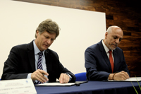 Firman  Convenio de Colaboración el Consejo Nacional de Ciencia y Tecnología y la Secretaría de Turismo. En la imagen,  Enrique de la Madrid y  Enrique Cabrero Mendoza.