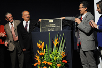 La develación de la placa conmemorativa del 75 aniversario de la revista Ciencia, órgano oficial de la Academia Mexicana de Ciencias, estuvo a cargo de los doctores Jaime Urrutia Fucugauchi y Miguel Pérez de la Mora, presidente de la AMC, y director de la publicación, respectivamente