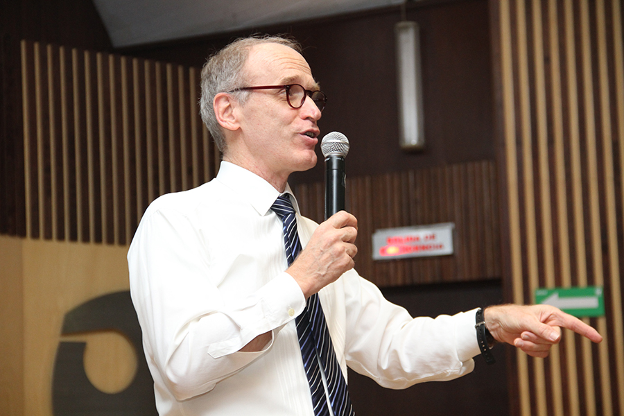 Pascal G. Lacroix, del Laboratorio de Química de Coordinación del Centro Nacional para la Investigación Científica de Francia, ingresará como miembro correspondiente de la Academia Mexicana de Ciencias.