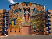 La Universidad Autónoma de Chihuahua será la sede de la competencia. En la imagen, mural en las instalaciones de la Facultad de Ingeniería en las que se realizará la ceremonia inaugural.
