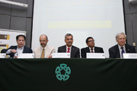 Eduardo Aranda, investigador del Departamento de Ingeniería Eléctrica-Cinvestav Luis Álvarez Icaza, director del Instituto de Ingeniería de la UNAM; José Mustre, director general del Cinvestav; Héctor García Compeán, coordinador de la Comisión de Membresía en Ciencias Exactas-AMC, y Vadim Utkin.