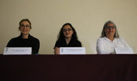 Soledad Loaeza, creadora de la Olimpiada Mexicana de Historia; Valeria Sánchez, actual coordinadora nacional del concurso; y Graciela Márquez,  integrante del comité académico, llevaron a cabo una dinámica para que los concursantes se familiarizaran con los estudiantes de otras entidades.