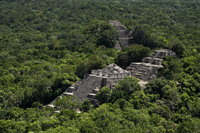 Calakmul (en Campeche), representó un sitio de suma importancia entre los poblados del sureste de la cultura maya. En 2015 recibió de la Unesco el certificado de Patrimonio Mundial Mixto de México.