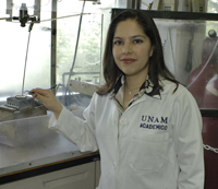 Monserrat Bizarro Sordo ganadora de las Becas para las Mujeres en la Ciencia L´Oréal-UNESCO-AMC 2011, en la categoría de Ciencias Exactas.